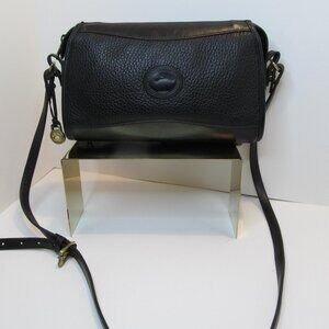 Dooney & Bourke Vintage, Black Leather Shoulder/Crossbody Bag. Medium